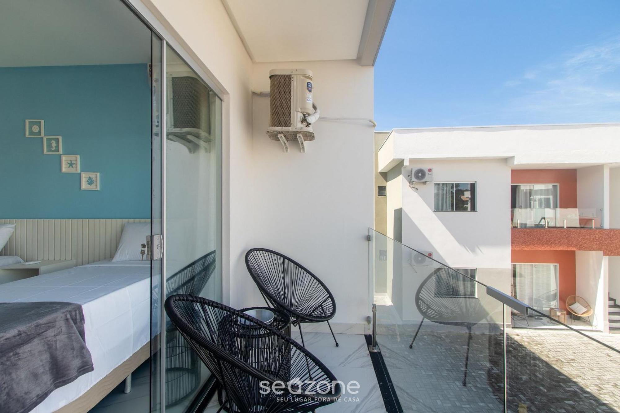 Com Piscina A Poucos Minutos Da - Ccr